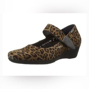Mephisto Kimona Wedge  Pump Mary Jane Animal Print Brown Size 8